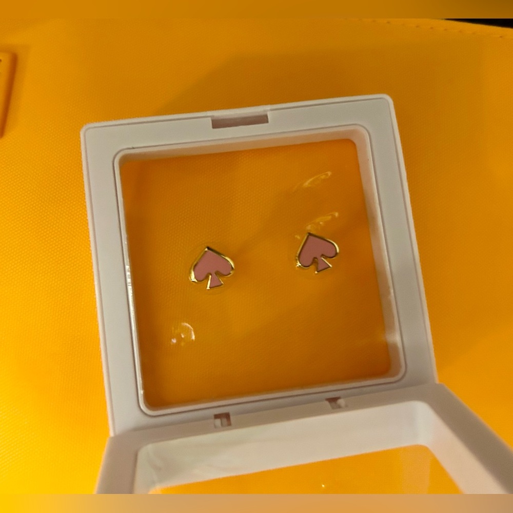 NWOT Kate Spade Pink Everyday Spade Enamel Studs - Picture 8 of 8